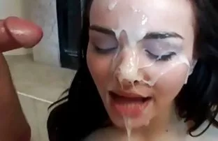 XXX دو دوستان فاک بر روی کون بزرگ وسفید دوربین