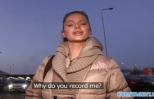 XXX لوله کش جوجه در وسط پاک کونهای بزرگ خارجی کردن لوله