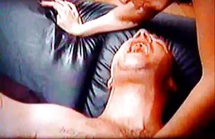 XXX ریشو نوازش ورزش را از طریق کونهای خیلی خیلی بزرگ