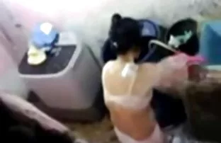 XXX سبزه, درمان و کونهای سفید بزرگ لذت بردن از آلت تناسلی خود را.